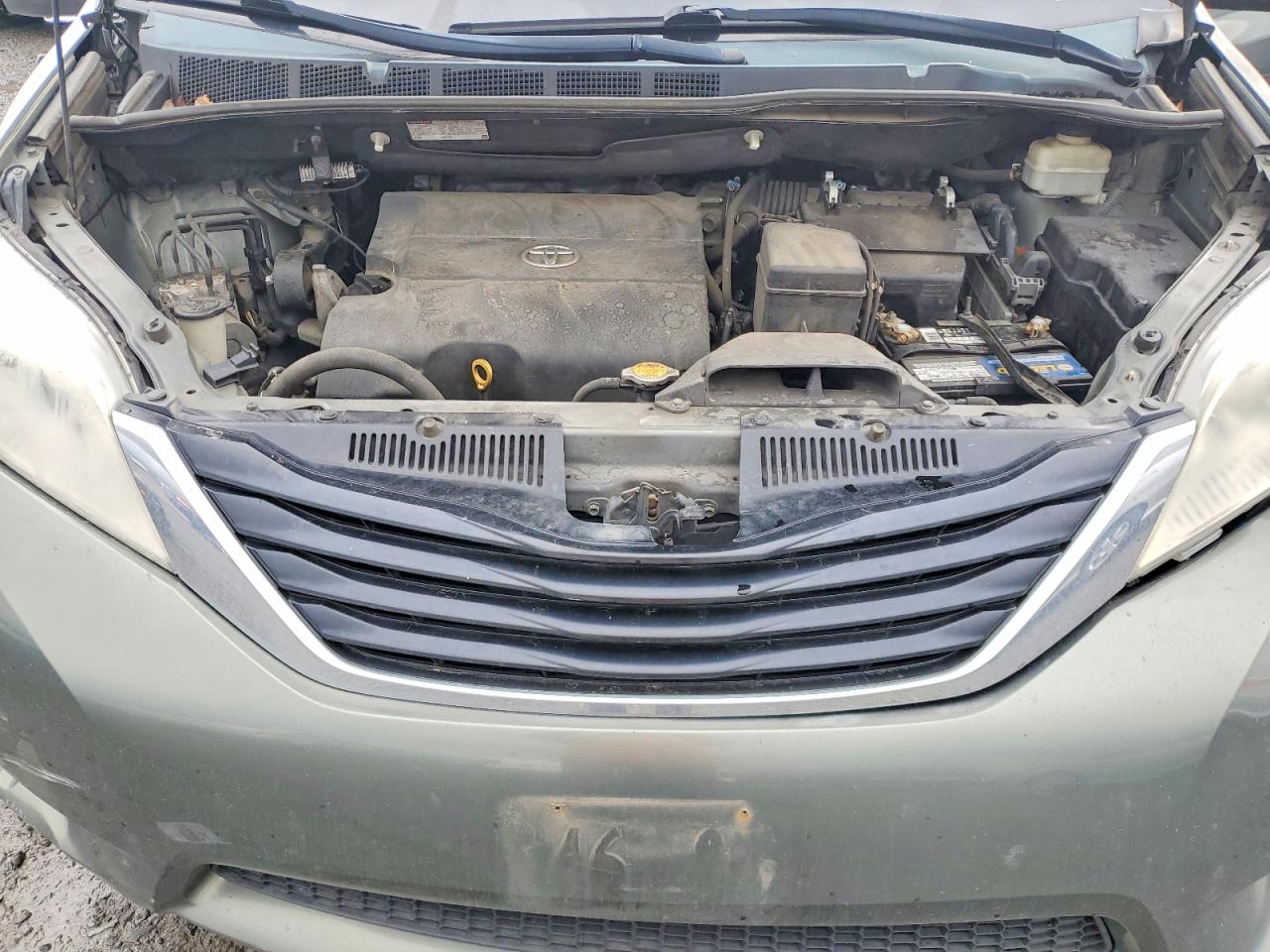 2013 TOYOTA SIENNA LE 8-PASSENGER photo 34