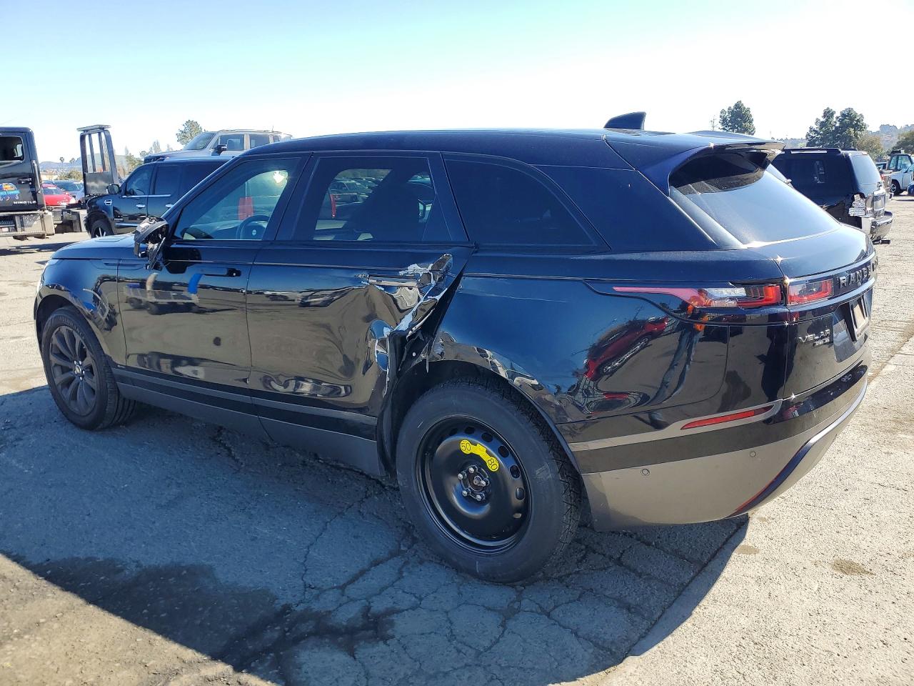2018 LAND ROVER RANGE ROVER VELAR R-DYNAMIC SE photo 2
