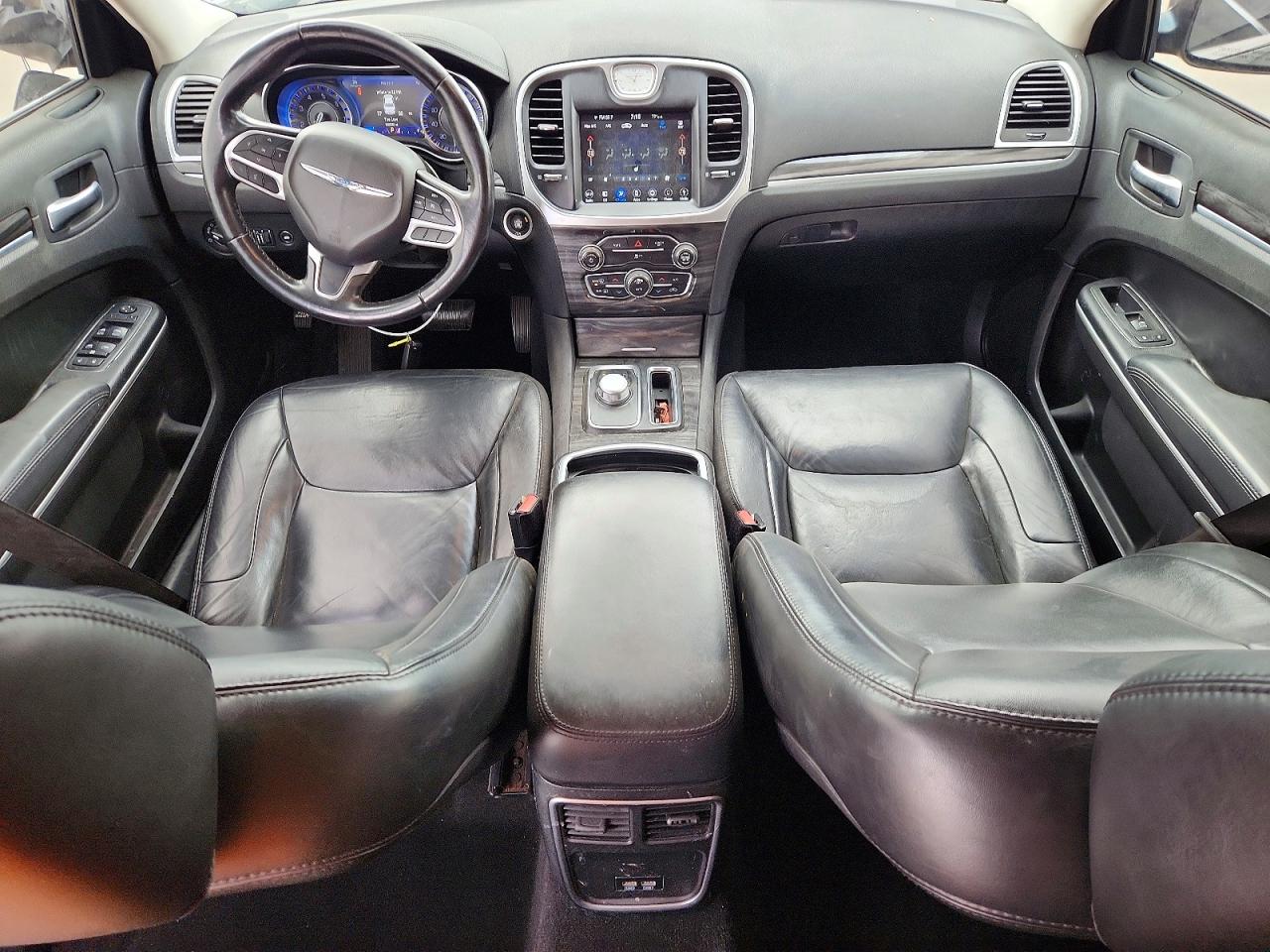 2019 CHRYSLER 300 TOURING photo 8