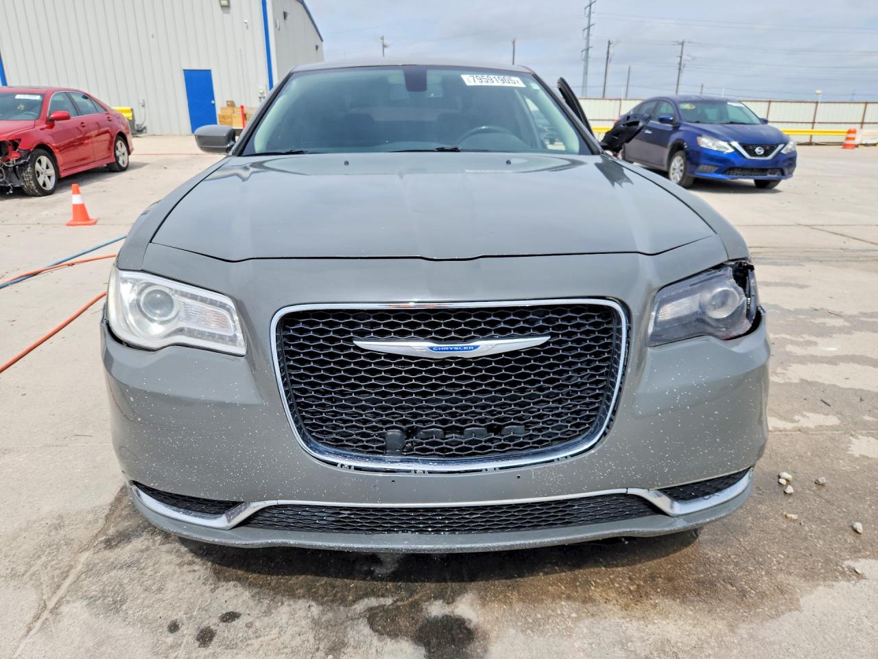 2019 CHRYSLER 300 TOURING photo 5