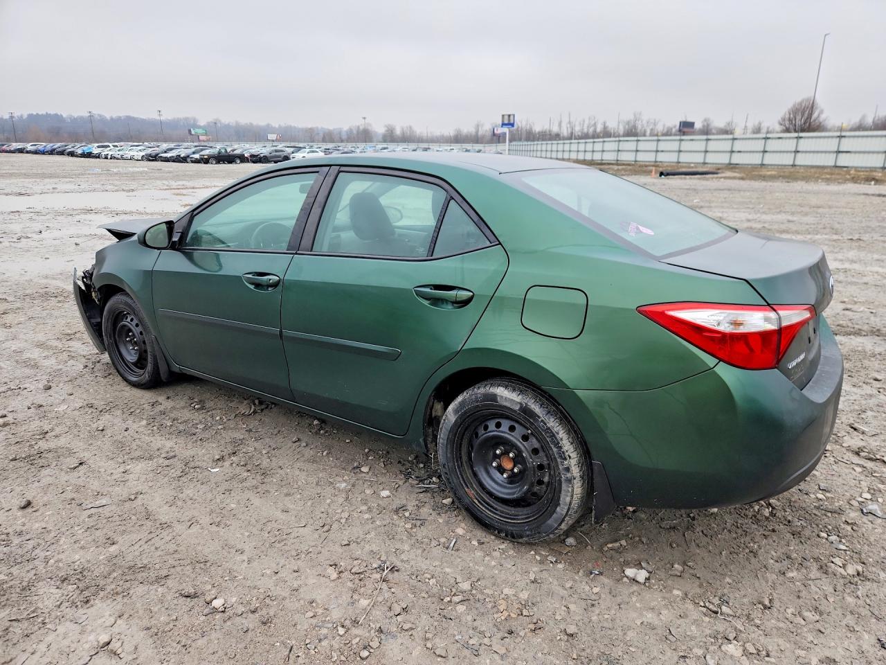 2016 TOYOTA COROLLA LE photo 3