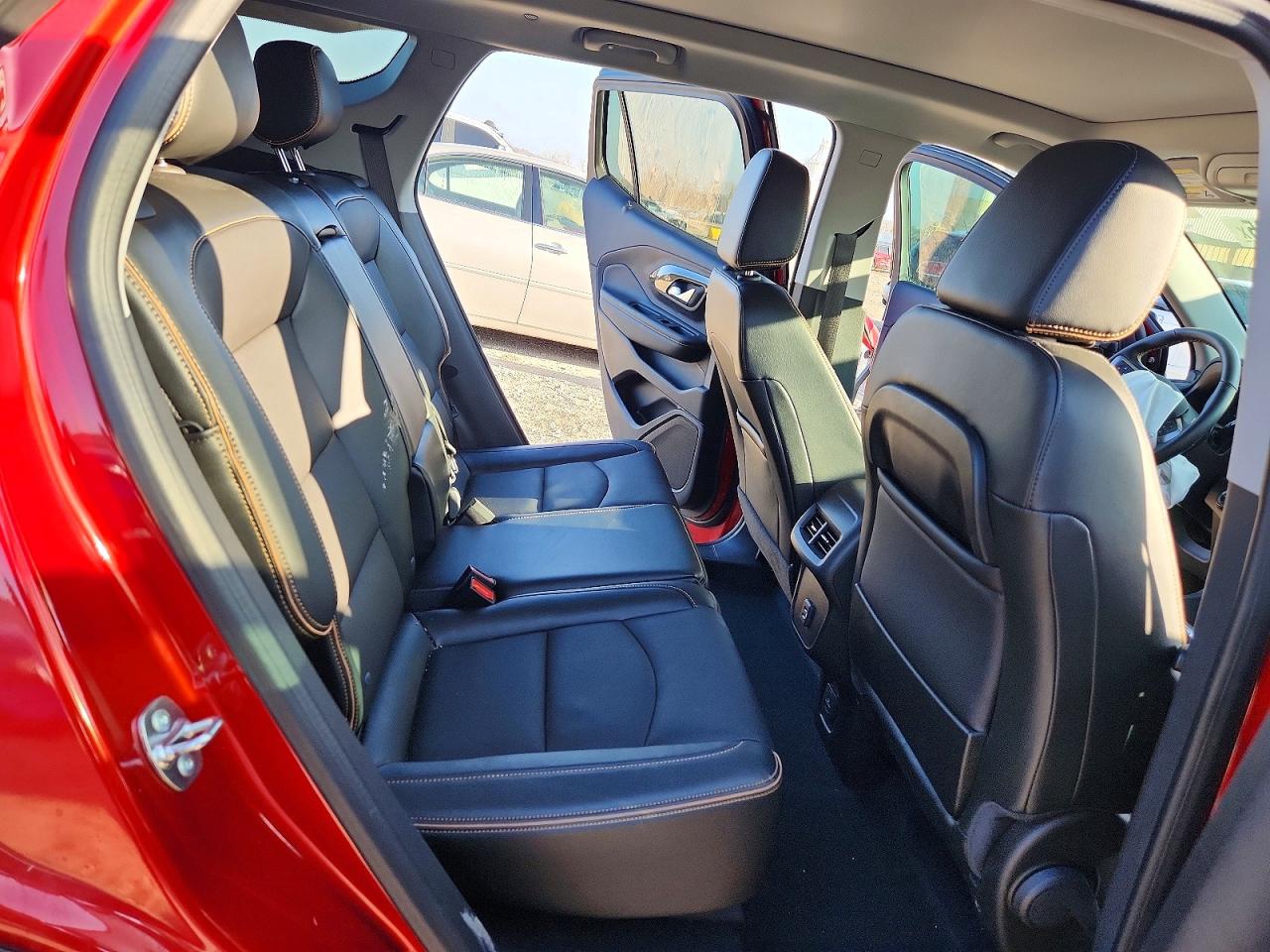 2024 GMC TERRAIN AT4 photo 11