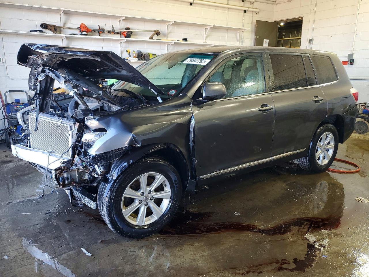 2011 TOYOTA HIGHLANDER