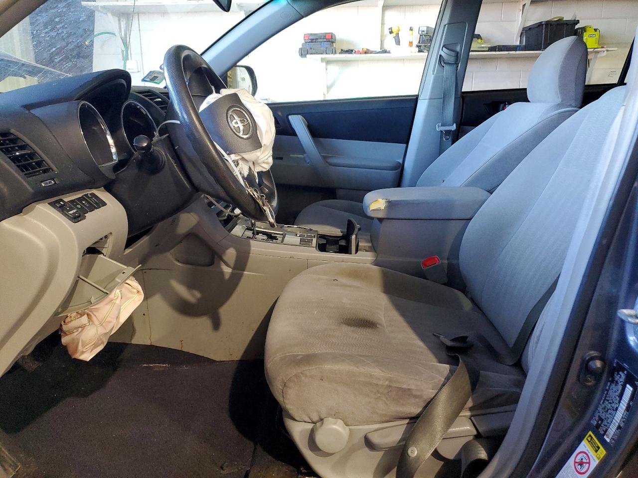 2011 TOYOTA HIGHLANDER BASE photo 7