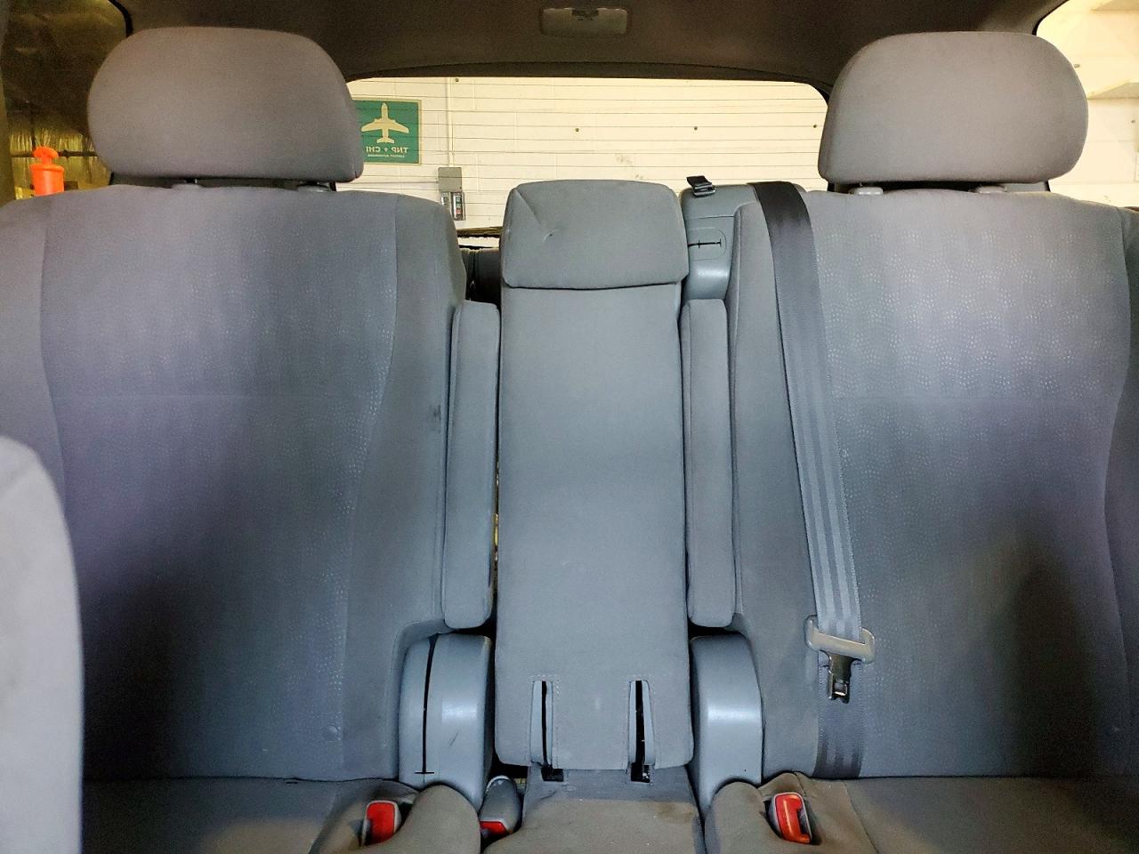 2011 TOYOTA HIGHLANDER BASE photo 10