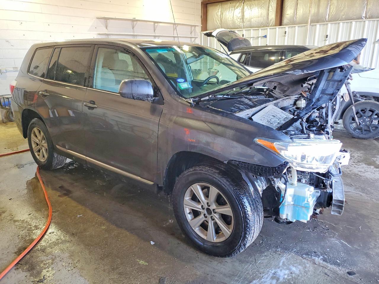 2011 TOYOTA HIGHLANDER BASE photo 4