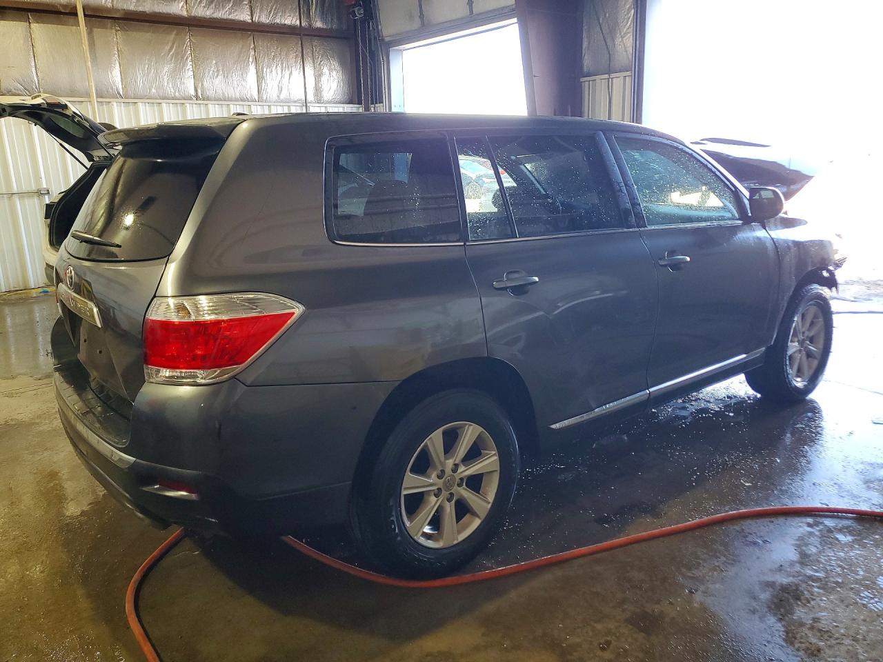 2011 TOYOTA HIGHLANDER BASE photo 3