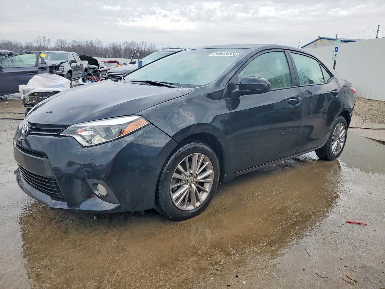 2015 TOYOTA COROLLA