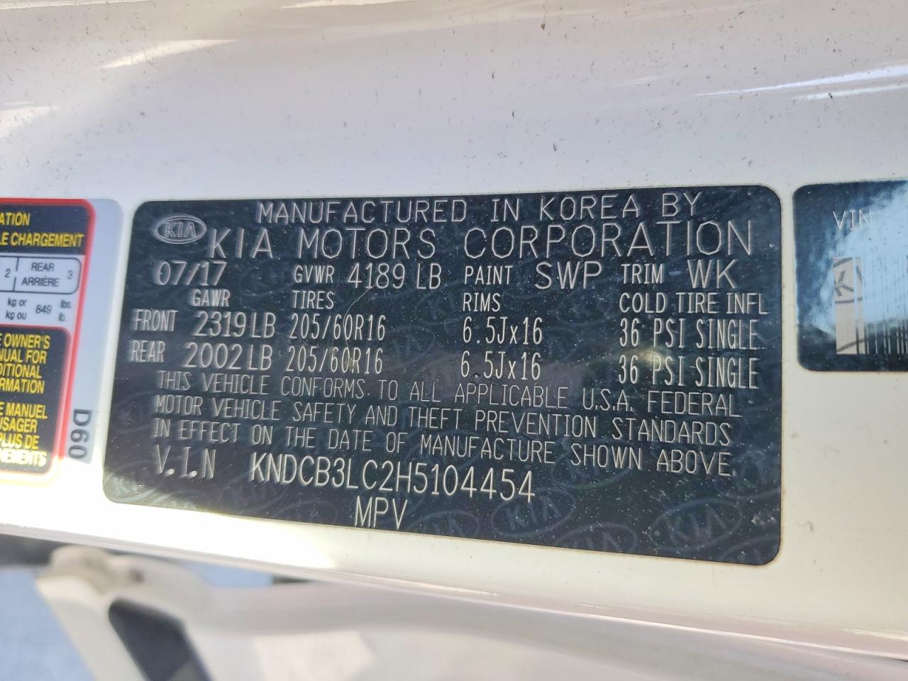 2017 KIA NIRO LX photo 23