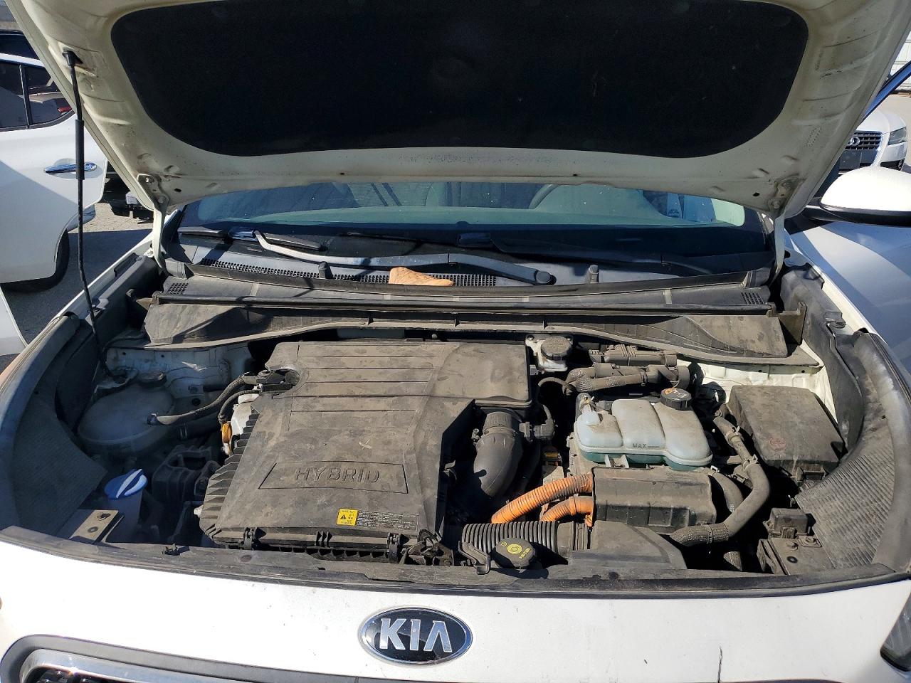 2017 KIA NIRO LX photo 21