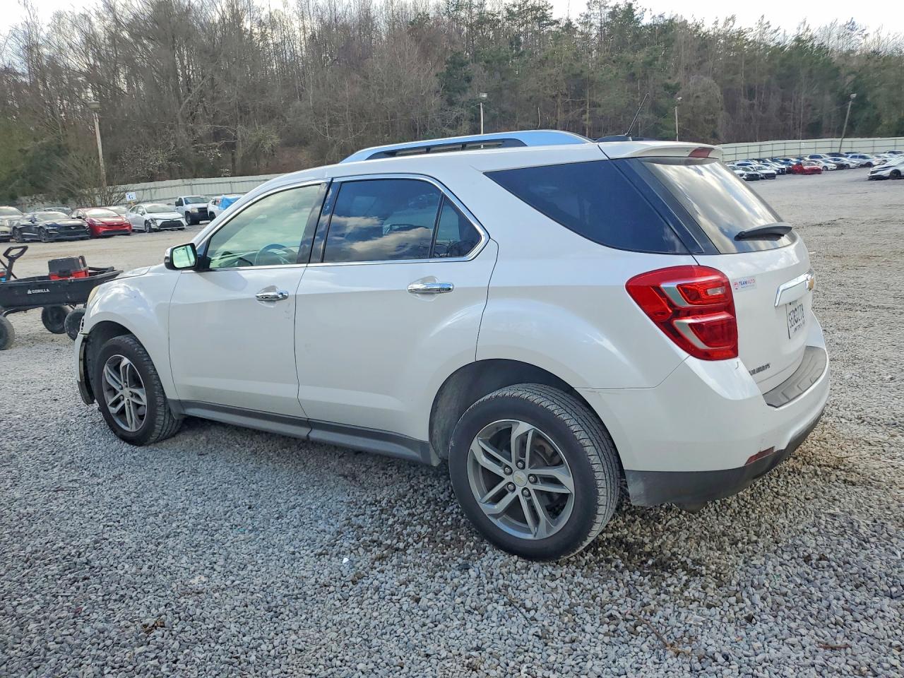2017 CHEVROLET EQUINOX photo 2