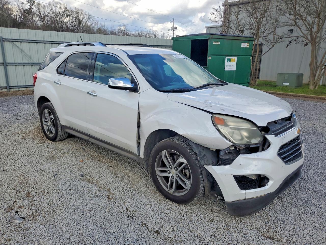 2017 CHEVROLET EQUINOX photo 4