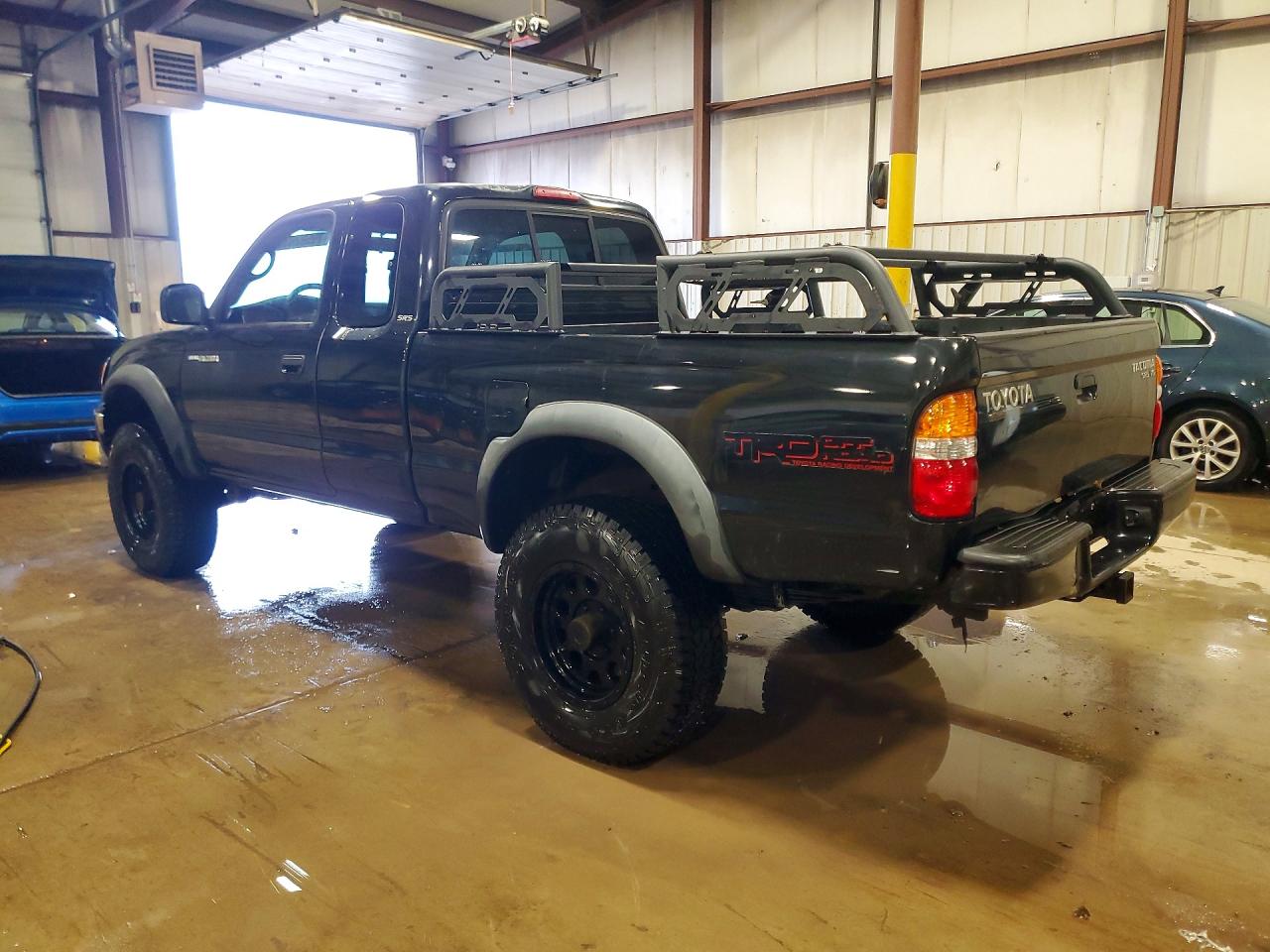 2004 TOYOTA TACOMA V6 photo 2