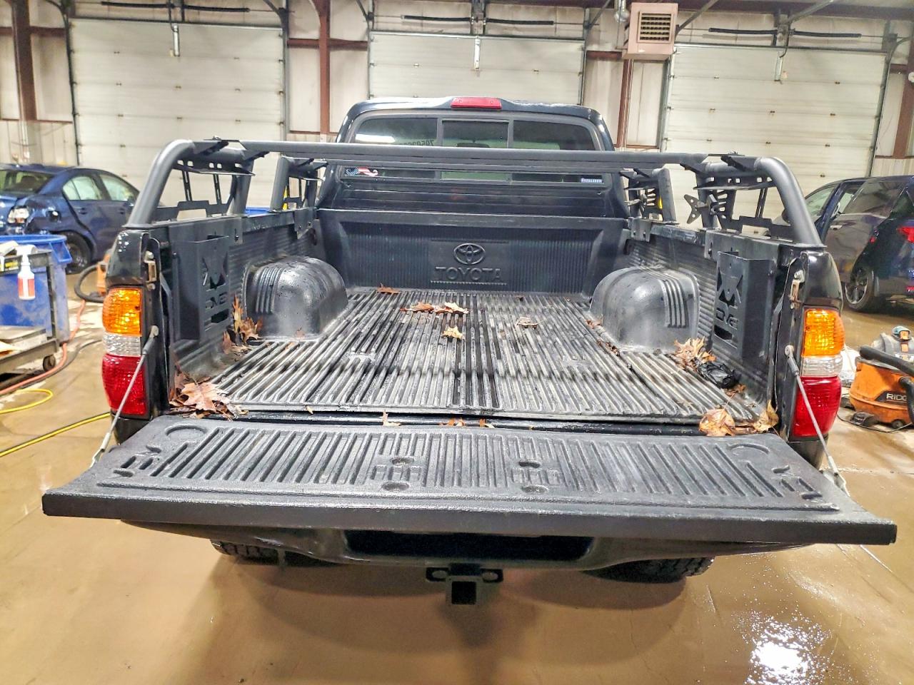 2004 TOYOTA TACOMA V6 photo 10