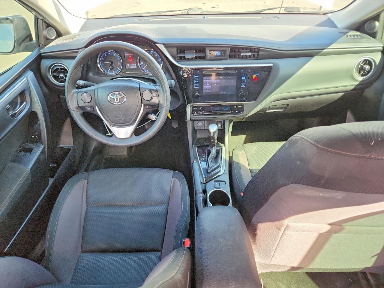 2019 TOYOTA COROLLA LE photo 8