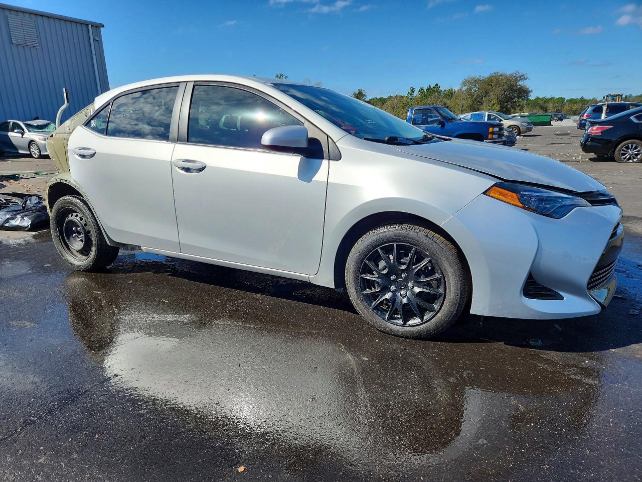 2019 TOYOTA COROLLA LE photo 4