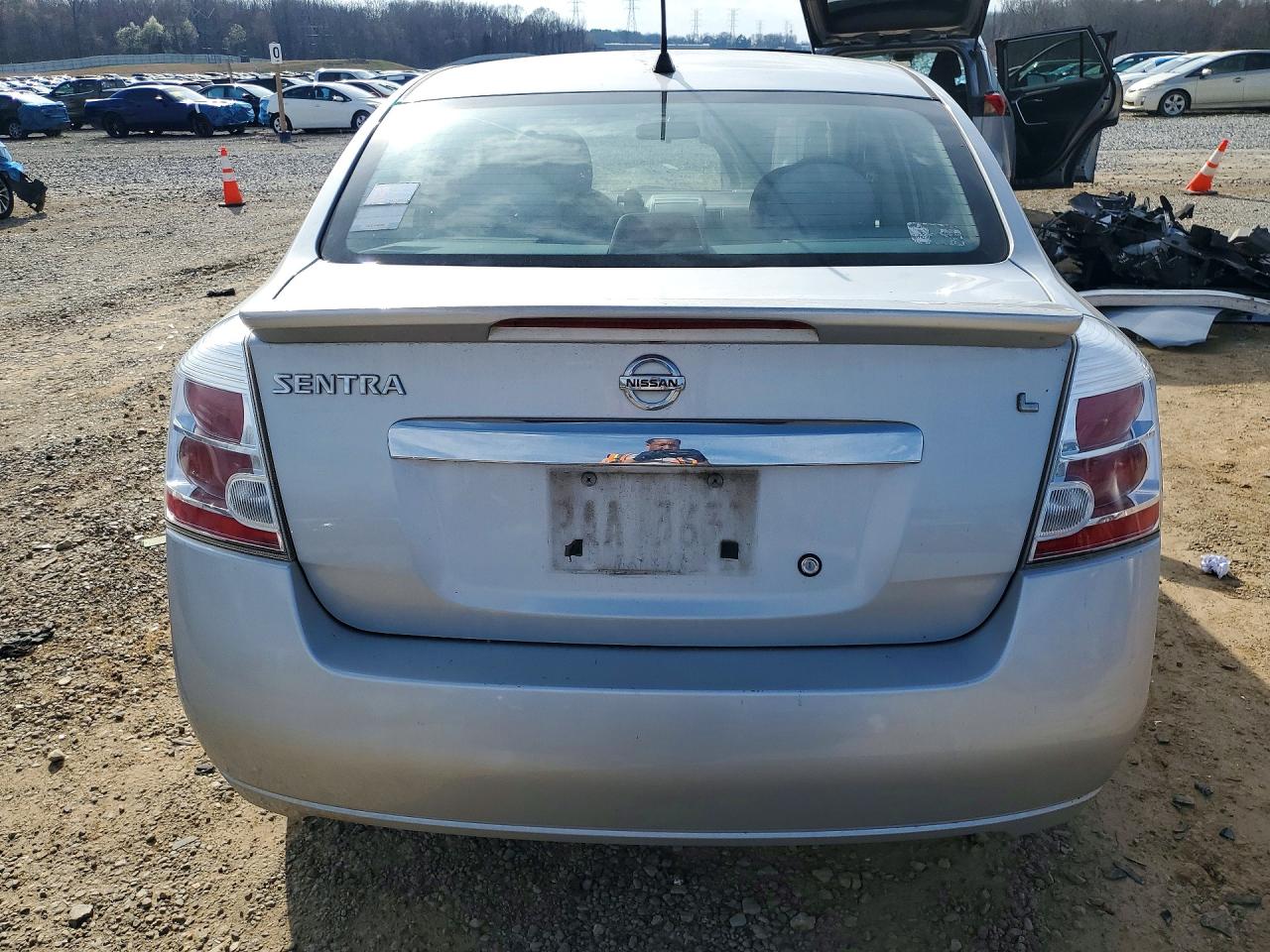 2010 NISSAN SENTRA 2.0 photo 11