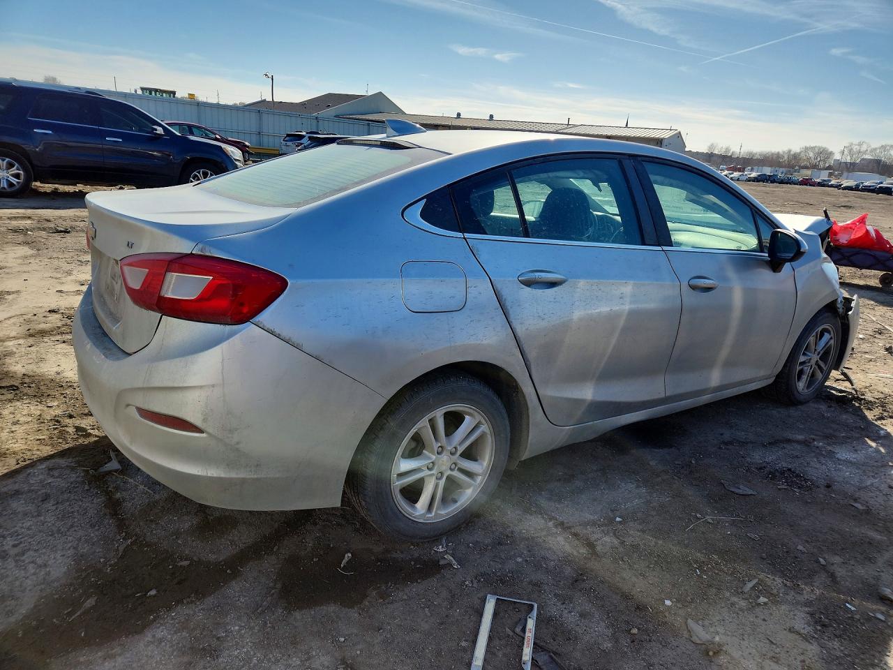 2017 CHEVROLET CRUZE LT photo 3