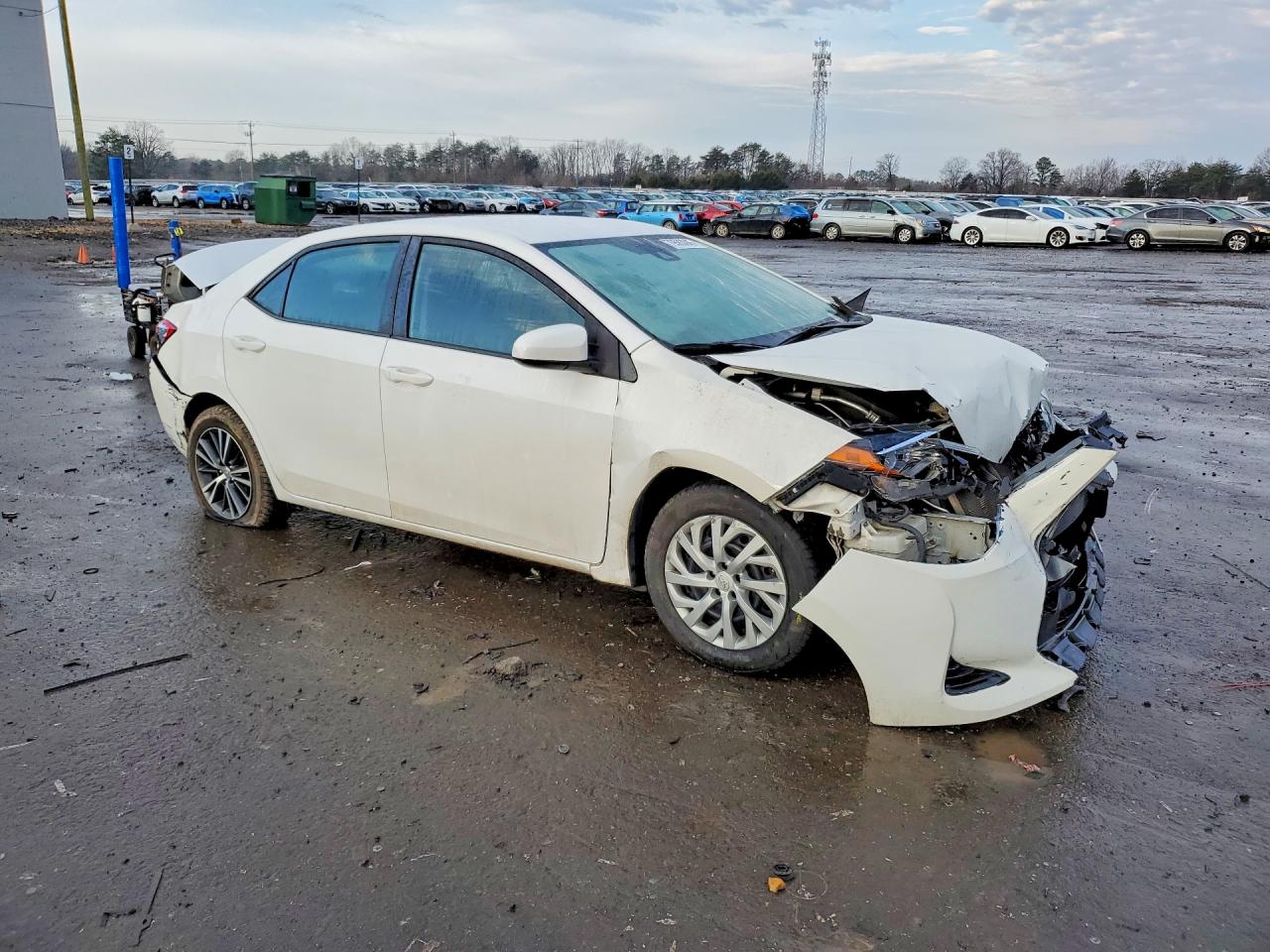 2017 TOYOTA COROLLA photo 4
