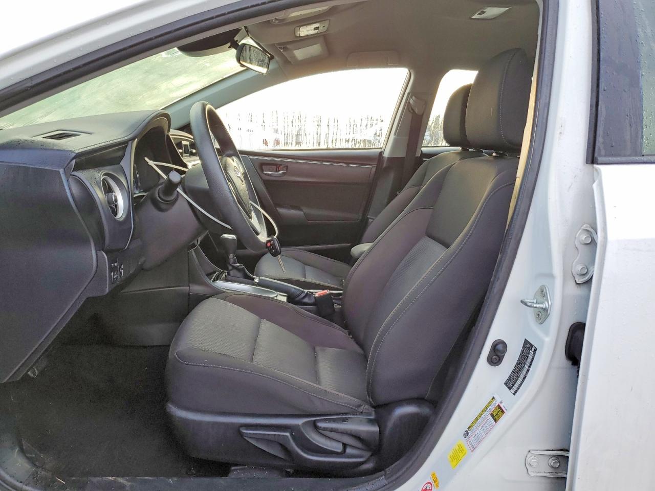 2017 TOYOTA COROLLA photo 7