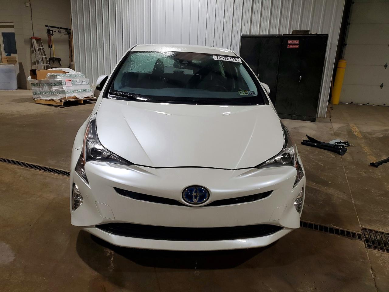 2017 TOYOTA PRIUS FOUR TOURING photo 13