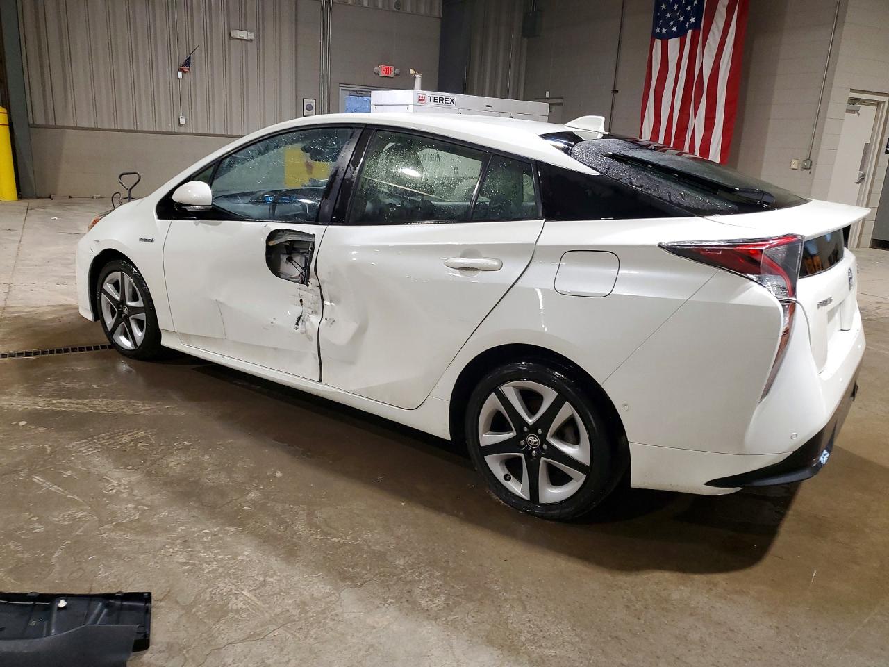 2017 TOYOTA PRIUS FOUR TOURING photo 4