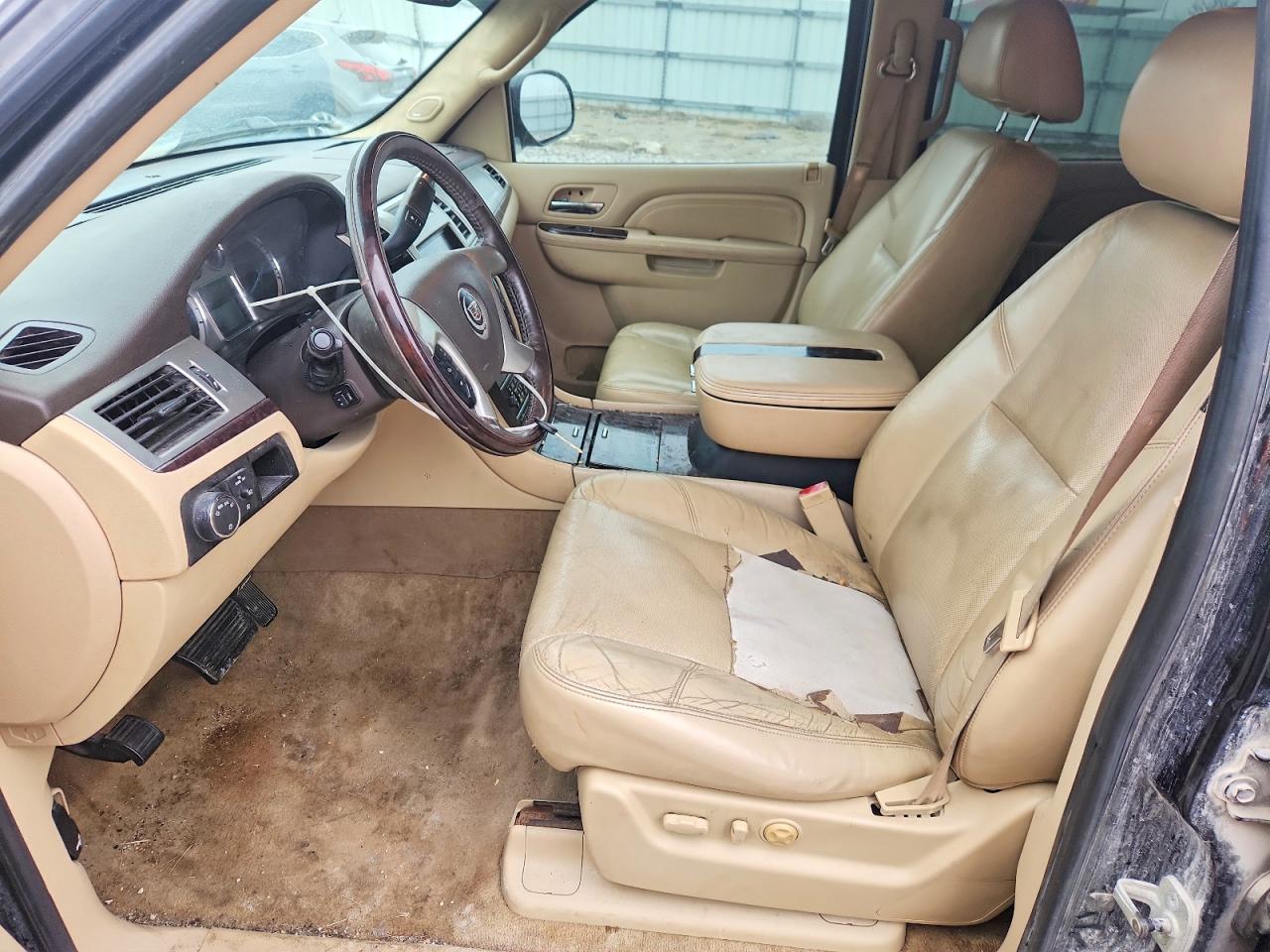 2011 CADILLAC ESCALADE LUXURY photo 13
