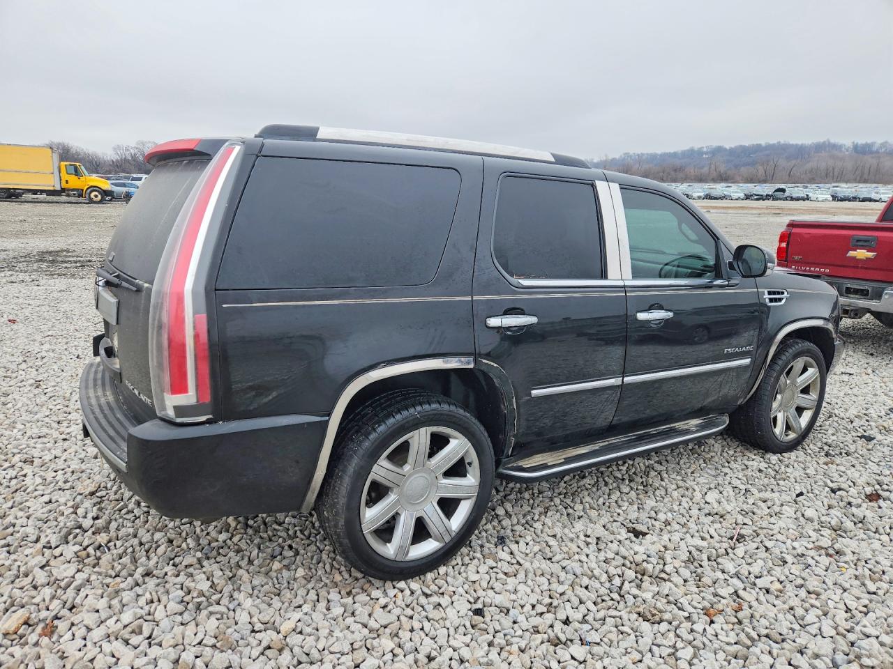2011 CADILLAC ESCALADE LUXURY photo 5