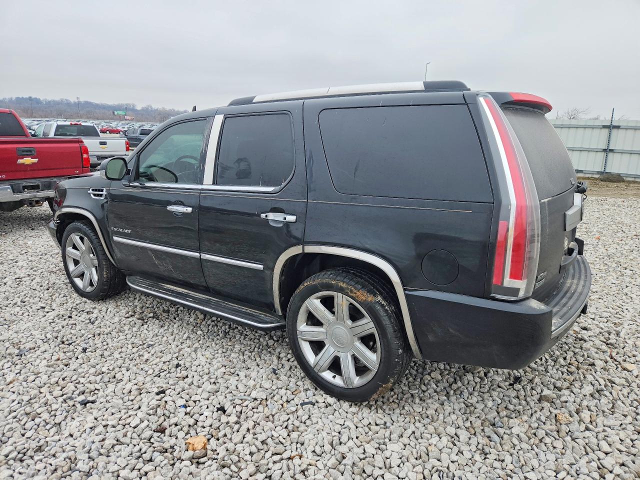 2011 CADILLAC ESCALADE LUXURY photo 3