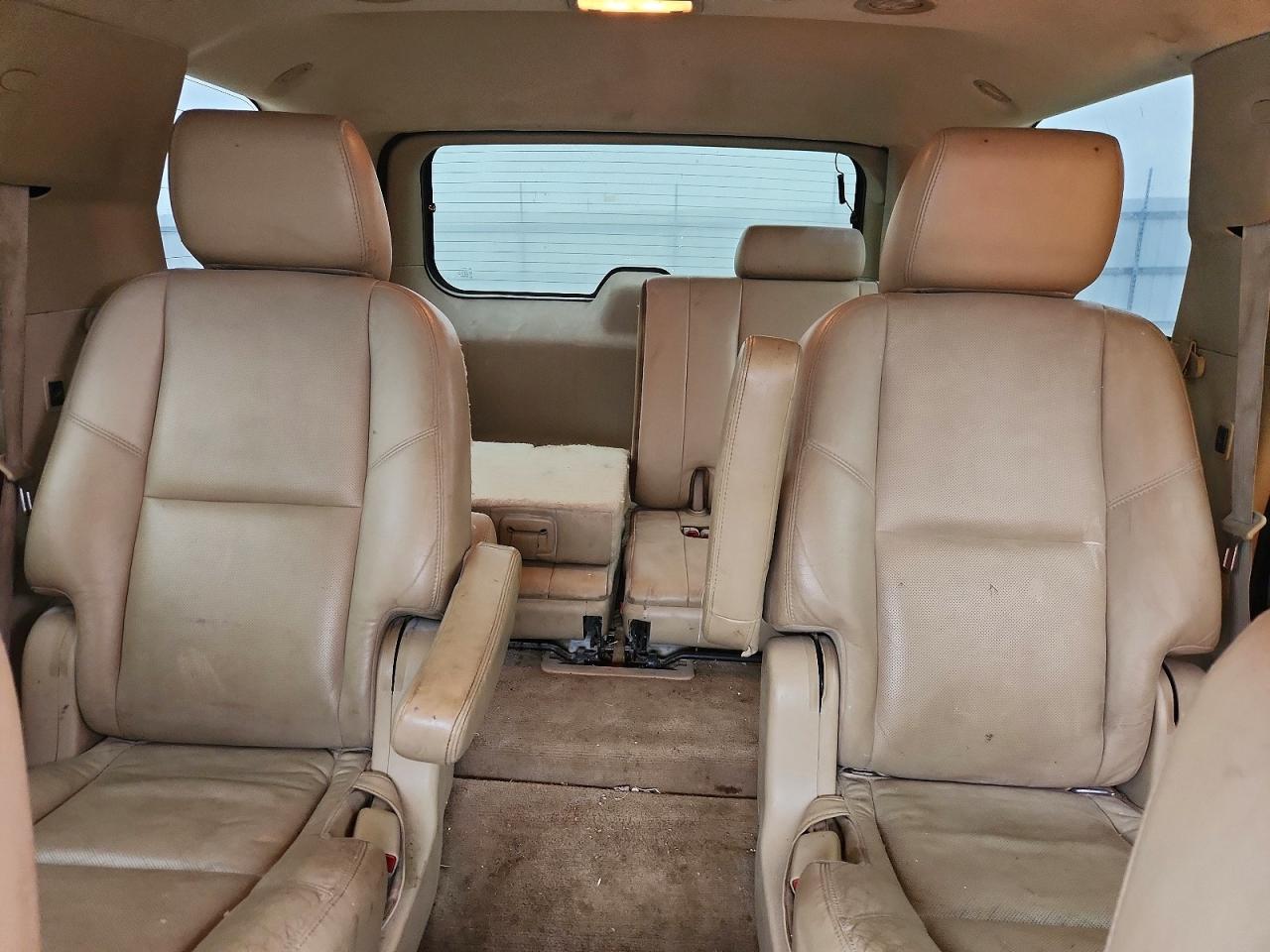 2011 CADILLAC ESCALADE LUXURY photo 19
