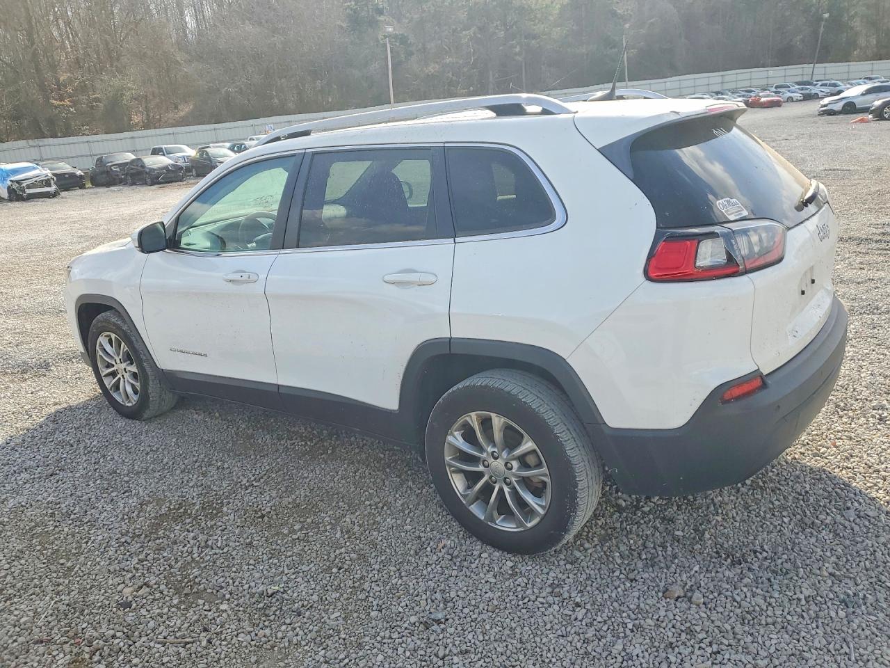 2021 JEEP CHEROKEE photo 3