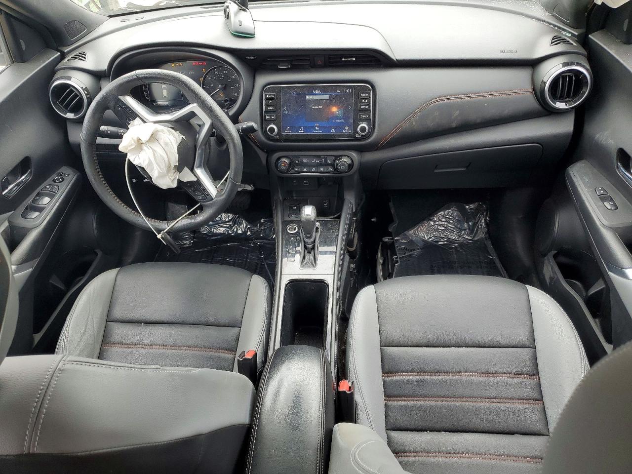 2021 NISSAN KICKS SR photo 8