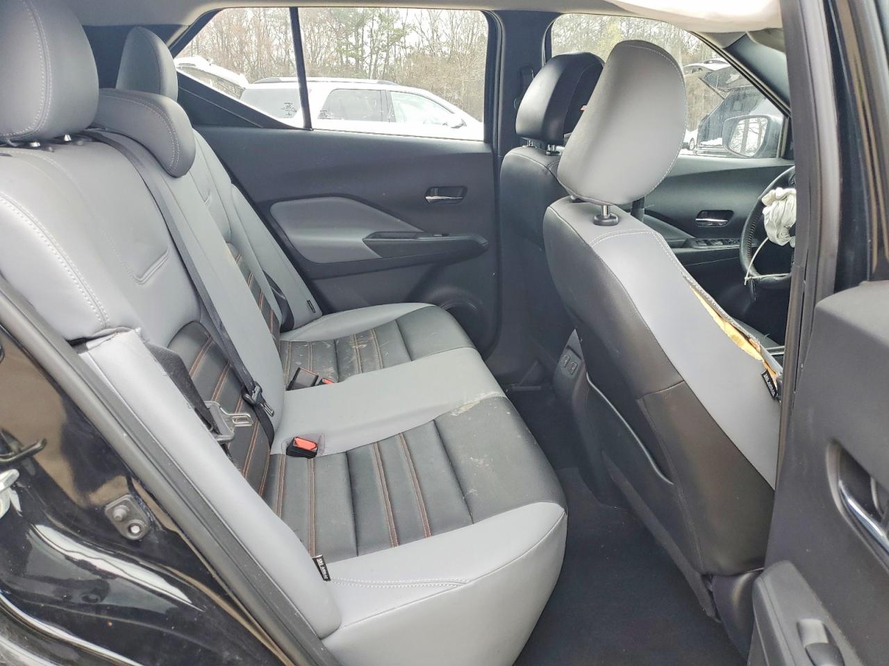 2021 NISSAN KICKS SR photo 10