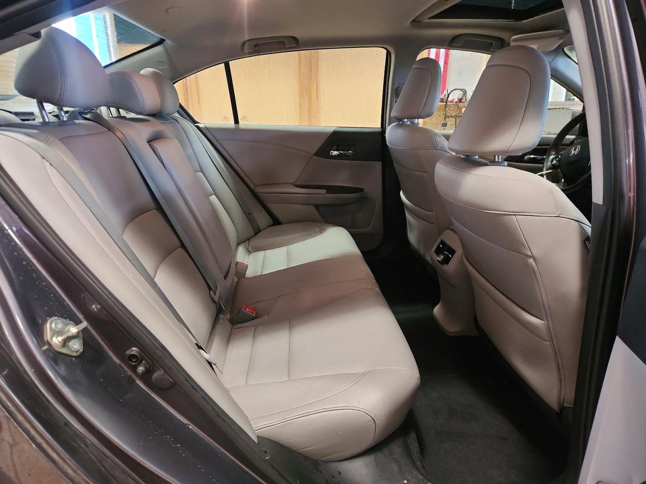 2017 HONDA ACCORD EXL photo 19