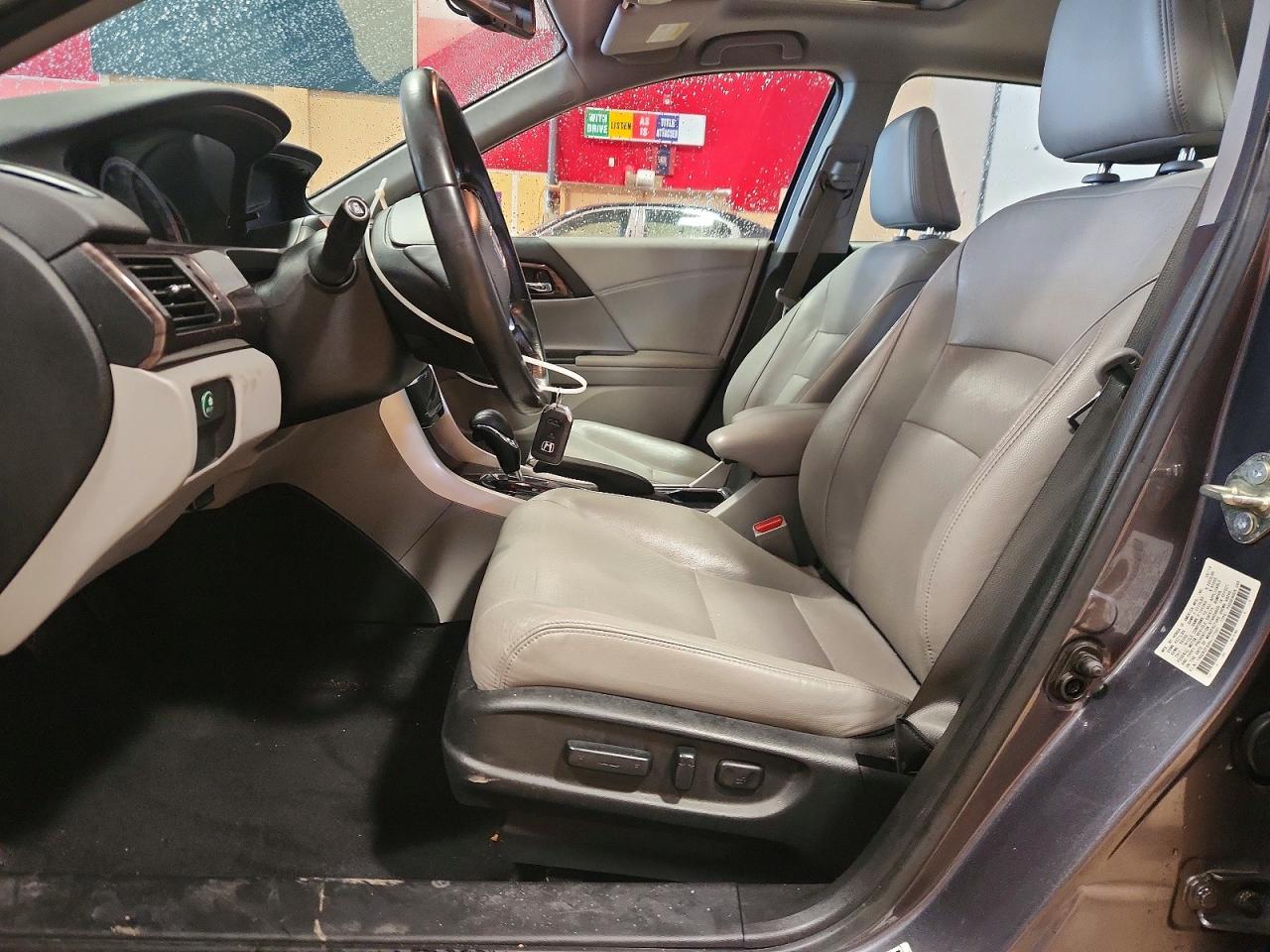 2017 HONDA ACCORD EXL photo 13