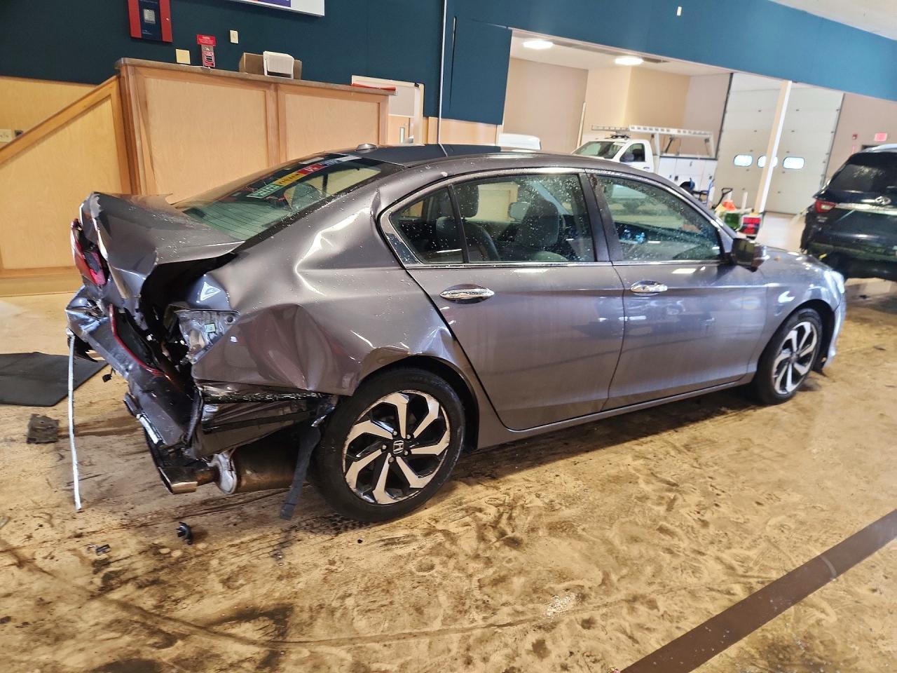 2017 HONDA ACCORD EXL photo 5
