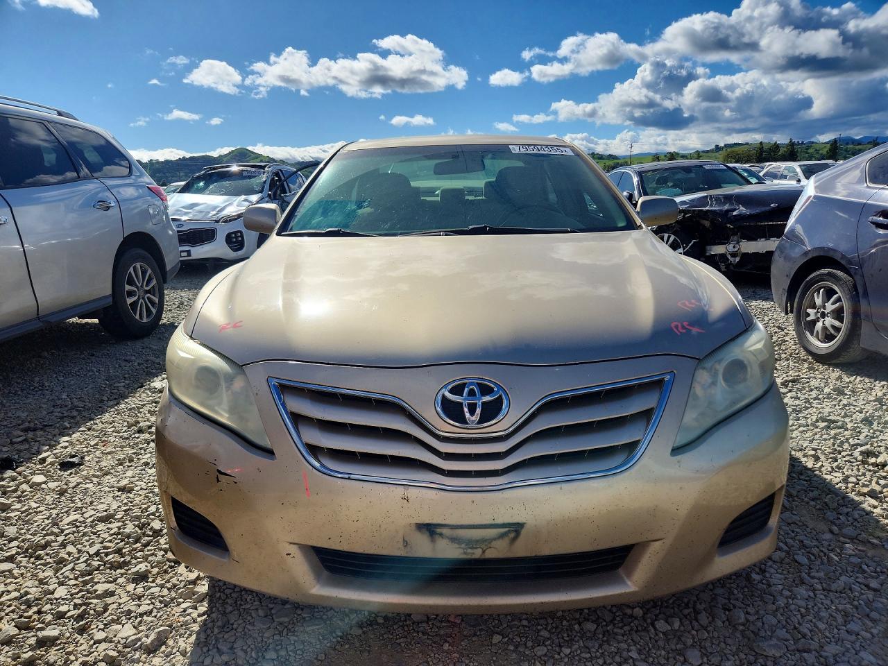 2011 TOYOTA CAMRY LE photo 5