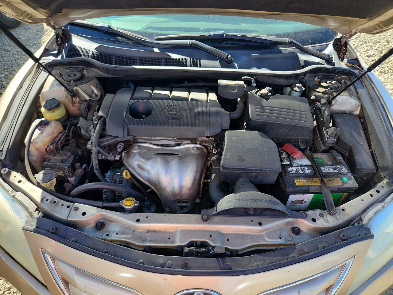 2011 TOYOTA CAMRY LE photo 11
