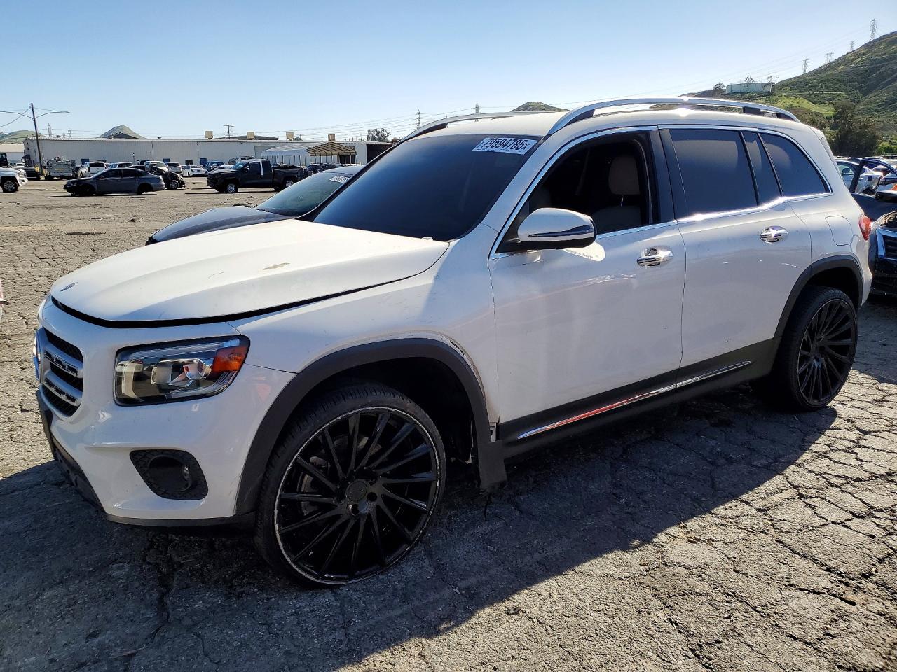 2020 MERCEDES-BENZ GLB 250 photo 2