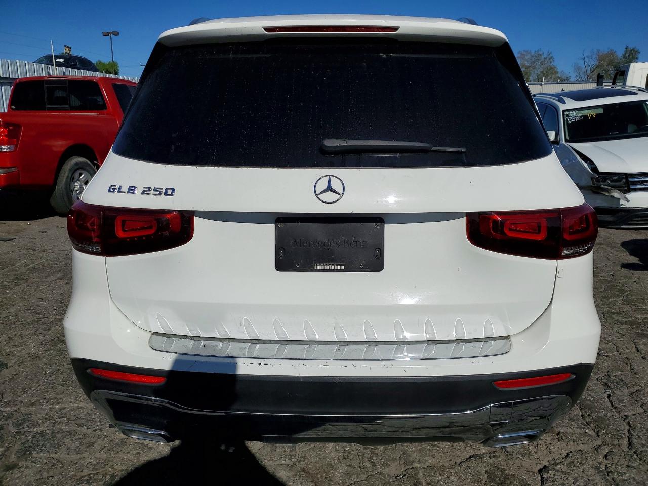 2020 MERCEDES-BENZ GLB 250 photo 11