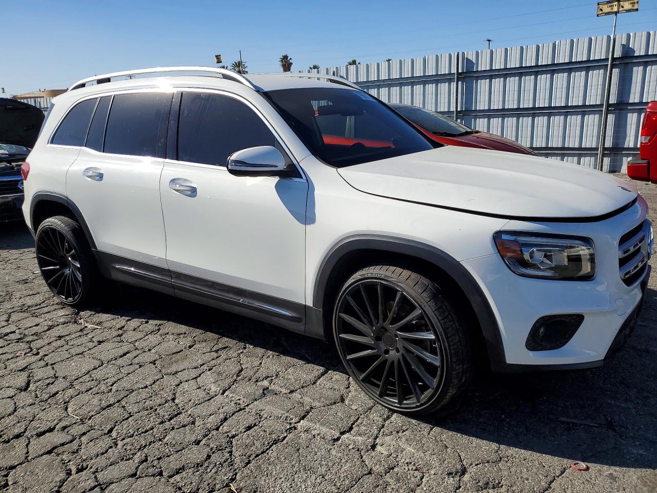 2020 MERCEDES-BENZ GLB 250 photo 7
