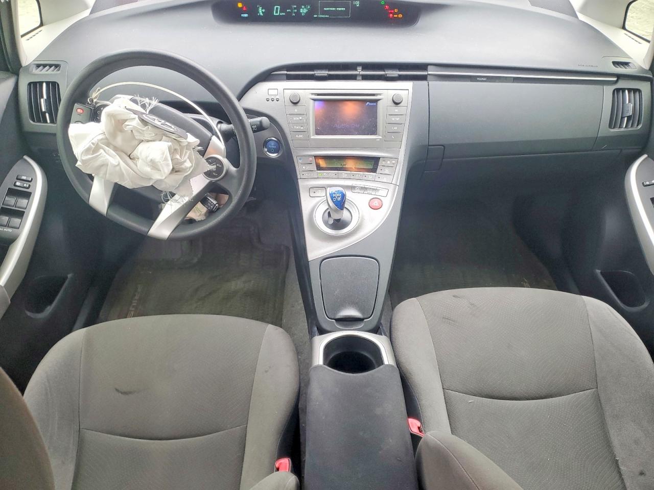 2013 TOYOTA PRIUS TWO photo 8