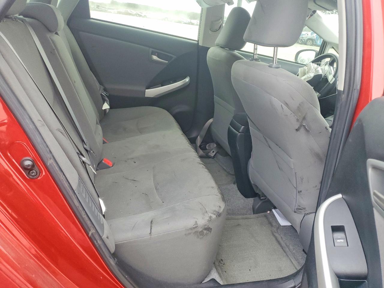 2013 TOYOTA PRIUS TWO photo 10