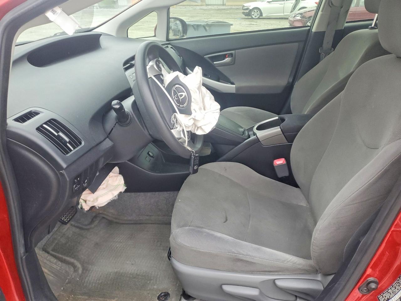 2013 TOYOTA PRIUS TWO photo 7