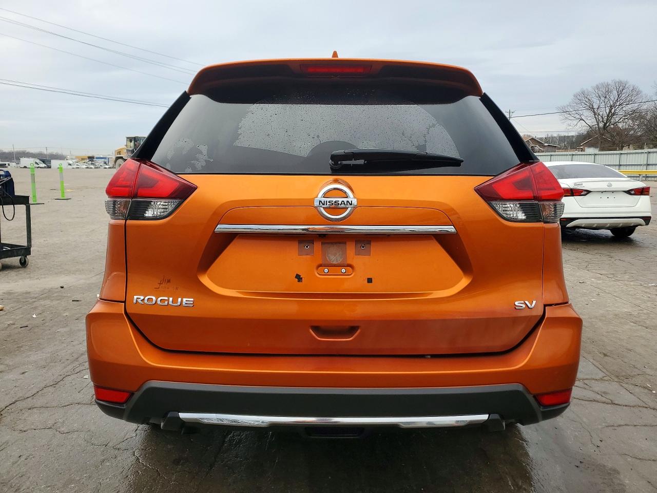 2017 NISSAN ROGUE SV photo 6
