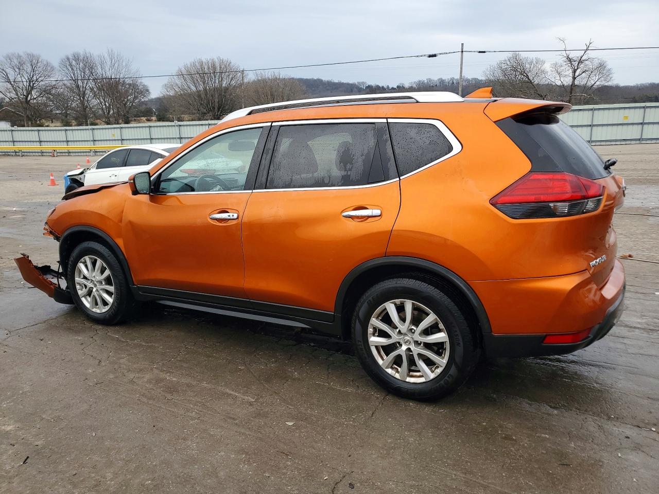 2017 NISSAN ROGUE SV photo 2
