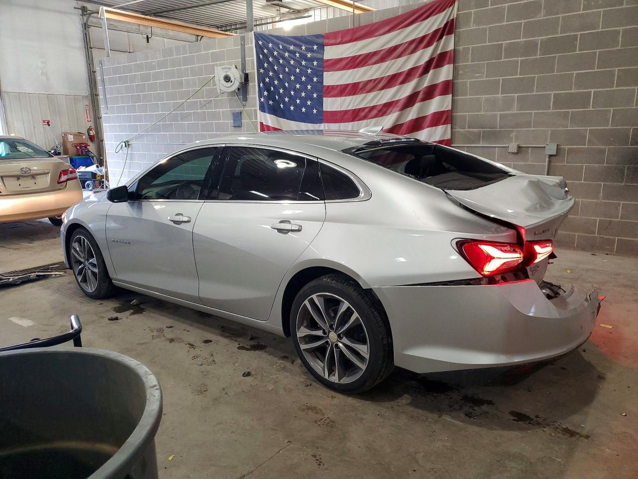 2021 CHEVROLET MALIBU LT photo 4