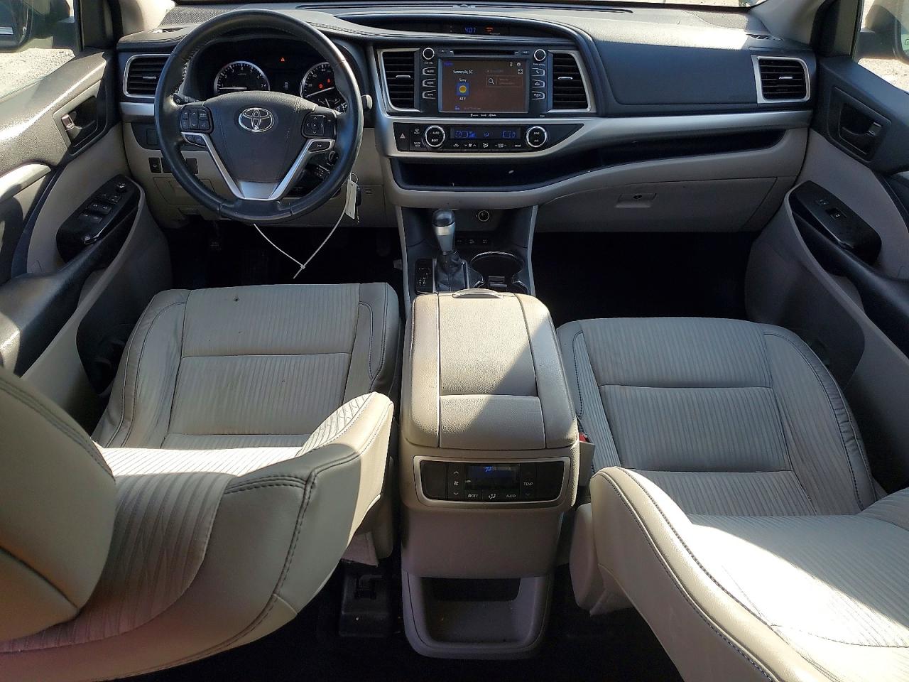 2016 TOYOTA HIGHLANDER LE PLUS photo 15
