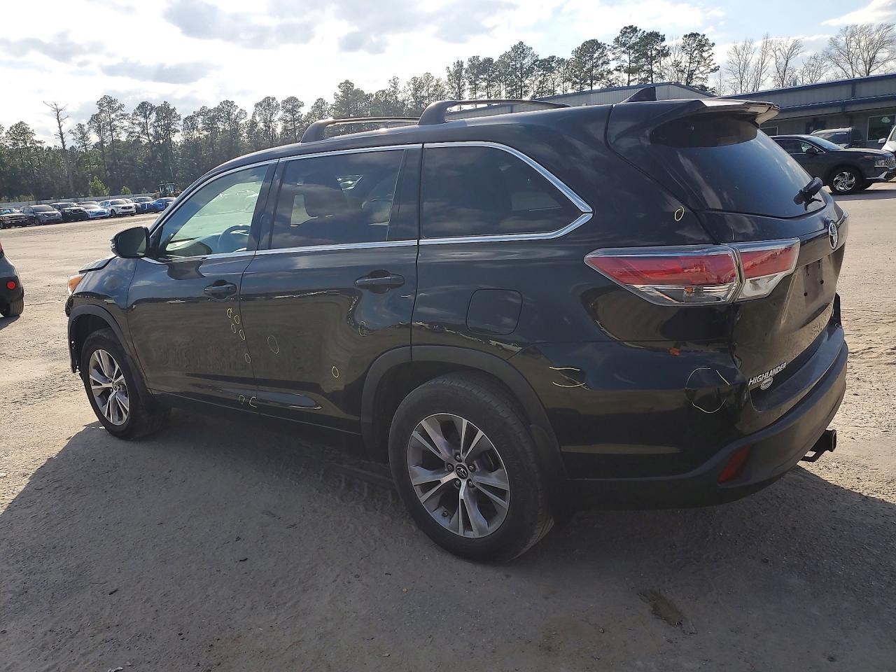 2016 TOYOTA HIGHLANDER LE PLUS photo 3