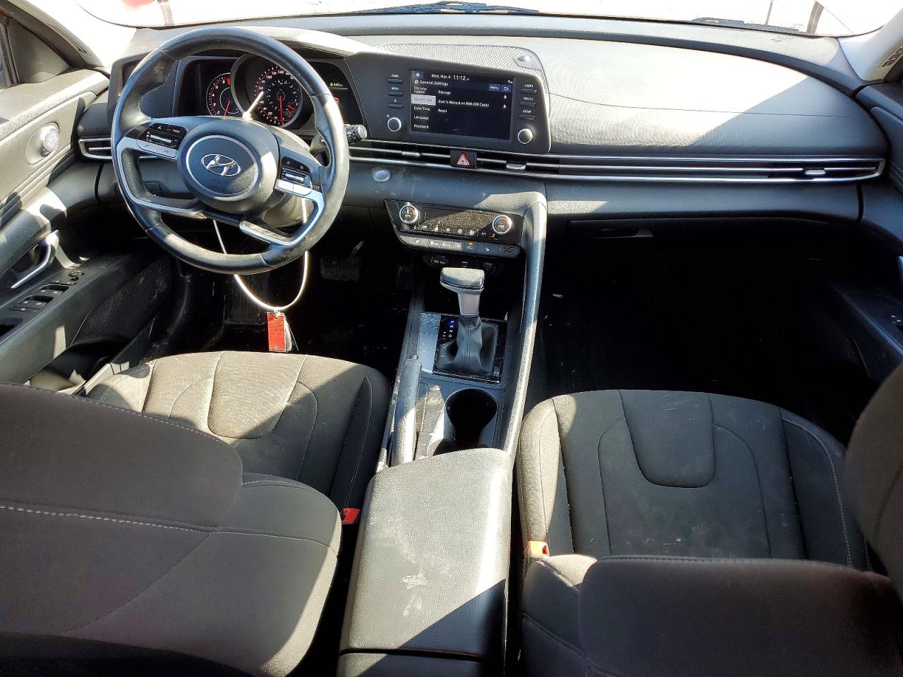 2022 HYUNDAI ELANTRA SEL photo 8